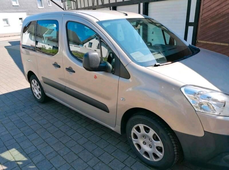 Beige Gebraucht 2010 Peugeot Partner Tepee Van / Kleinbus | 2.800 € (Superpreis) - Bild 1/4
