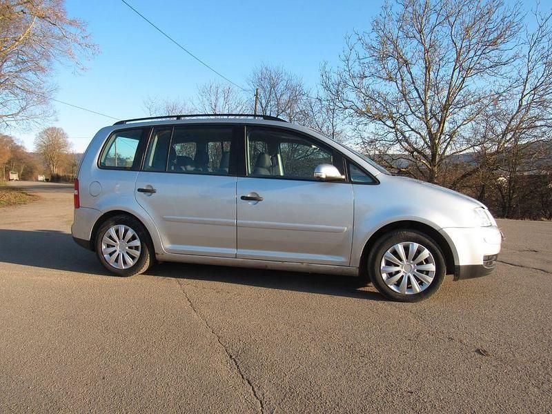 Gebraucht VW Touran 90 PS (66 kW) 2006 Silber Van / Kleinbus