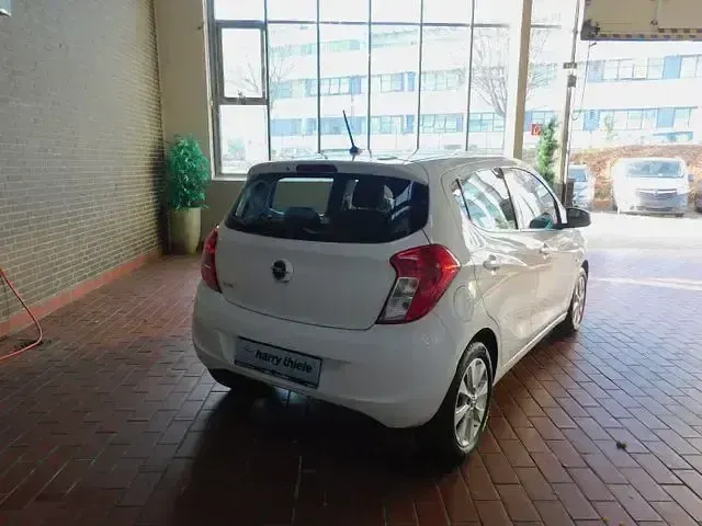 Gebraucht Opel Karl Active 75 PS (55 kW) 2016 Weiß Kleinwagen