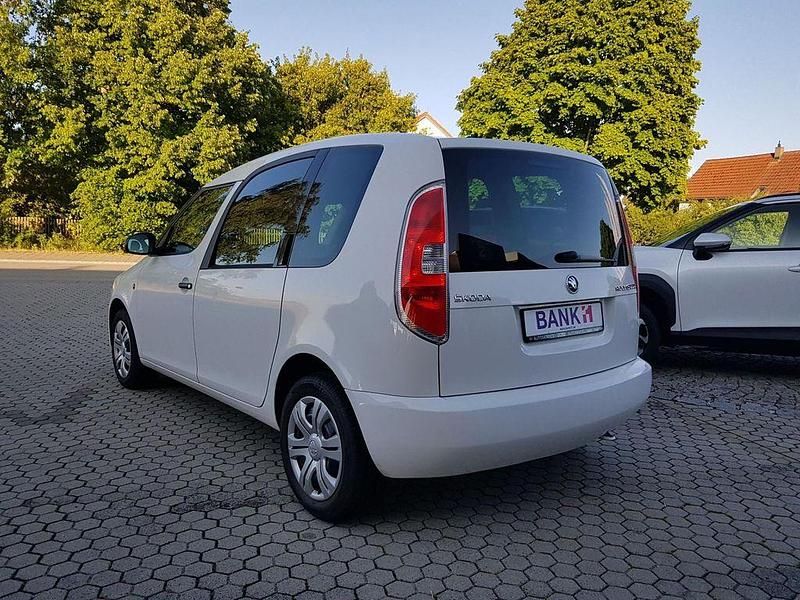 Gebraucht Skoda Roomster Plus Edition 86 PS (63 kW) 2014 Weiß Van / Kleinbus