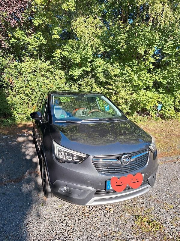 Grau Gebraucht 2018 Opel Crossland X SUV | 12.300 € (Fairer Preis) - Bild 1/4