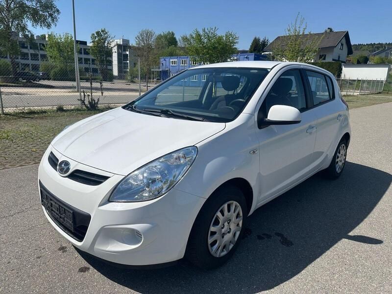 Weiß Gebraucht 2012 Hyundai i20 Trend Kleinwagen | 2.200 € (Superpreis) - Bild 1/4