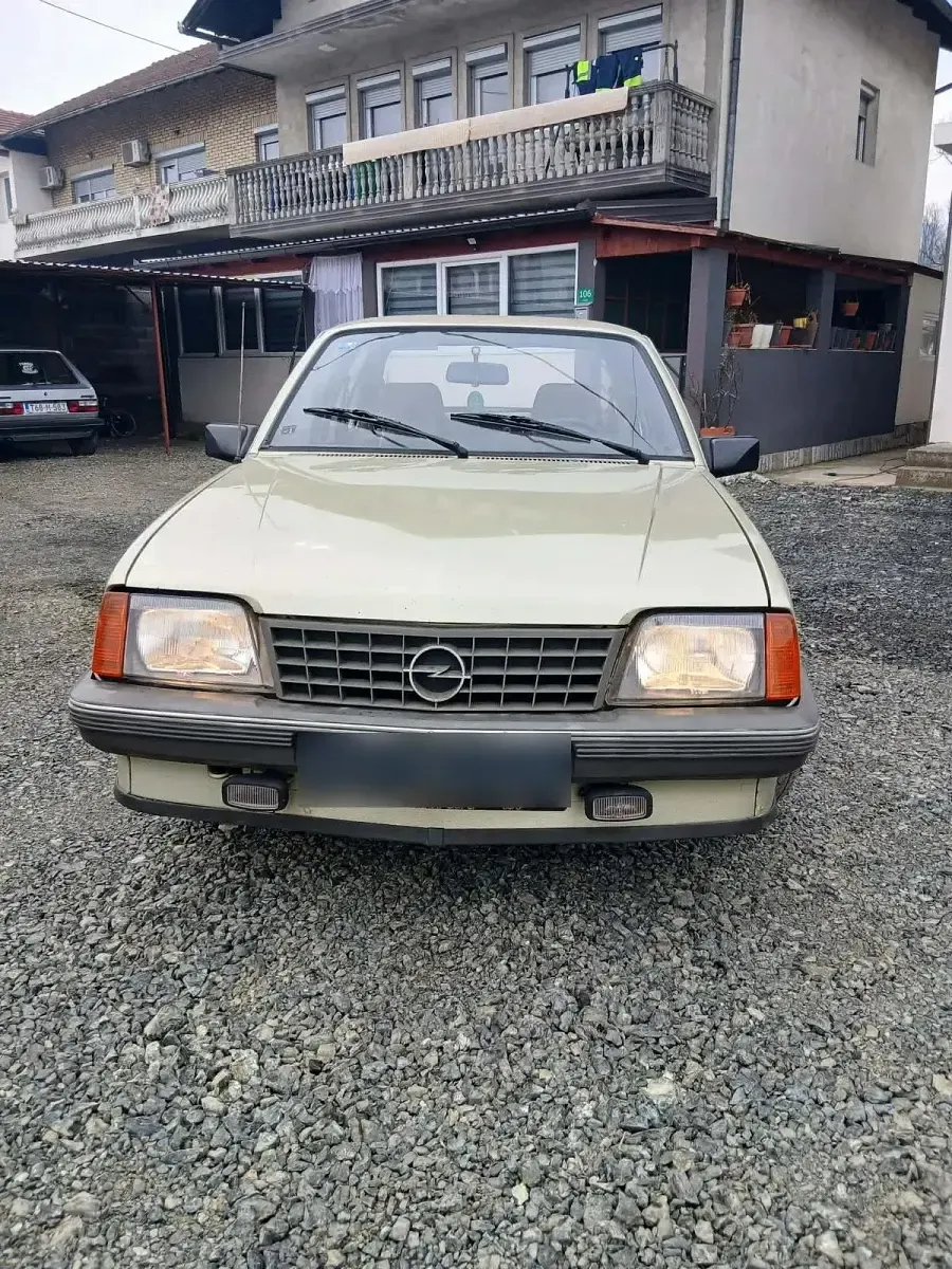 Gebraucht Opel Ascona 65 PS (47 kW) 1986 Grün Limousine