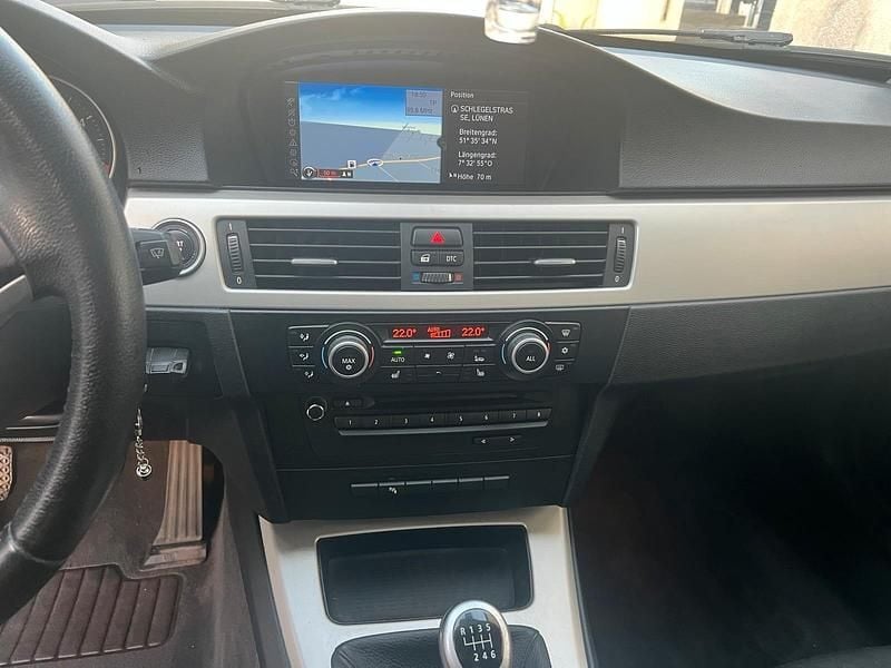 Używany BMW 325 204 KM (150 kW) 2010 Czarny Kombi