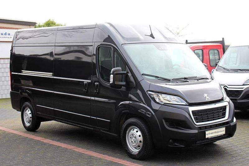 Gebraucht Peugeot Boxer 165 PS (121 kW) 2024 Gris graphito Van