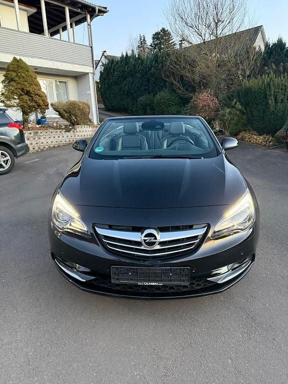 Gebraucht Opel Cascada Active 140 PS (102 kW) 2016 Onyx schwarz Cabrio