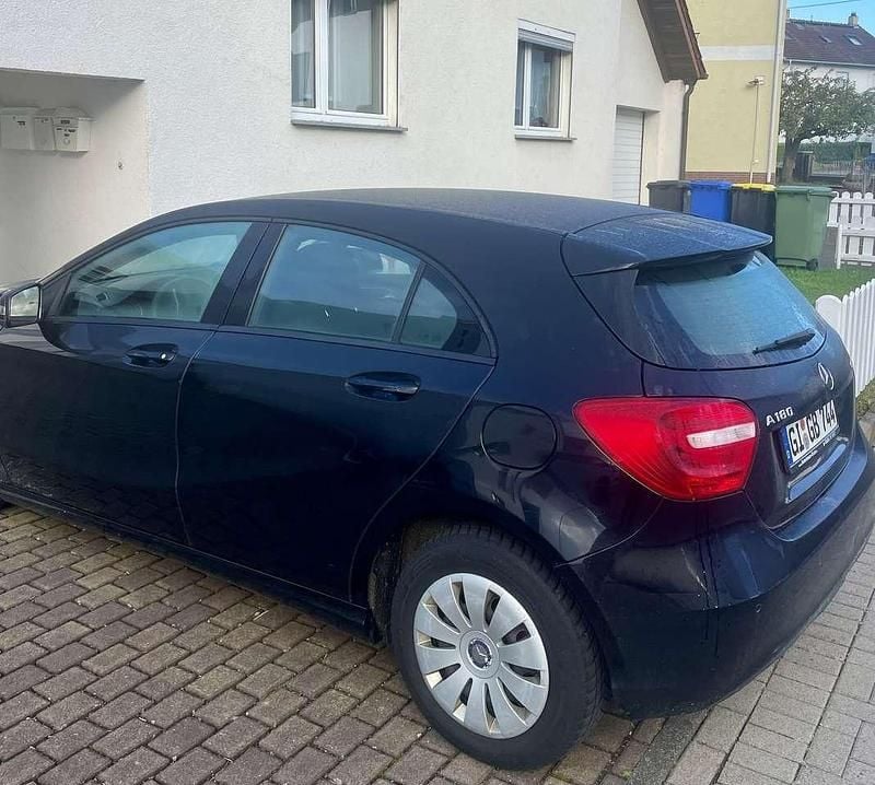 Gebraucht 2013 Mercedes A180 Limousine | 9.200 € (Etwas zu teuer) - Bild 1/4