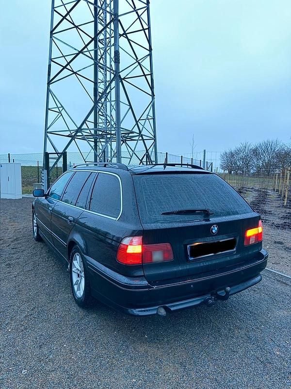 Gebraucht BMW 525 163 PS (119 kW) 2004 Schwarz Kombi