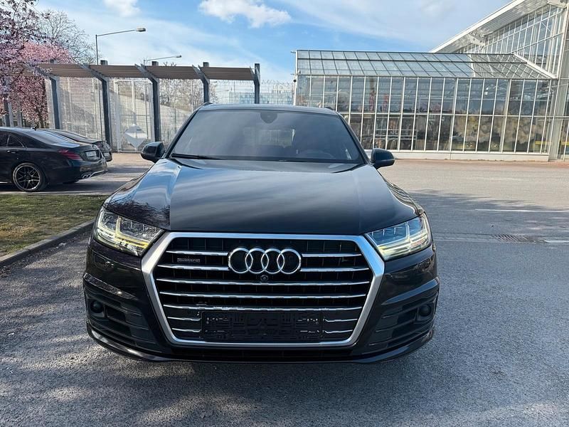Second-hand Audi Q7 272 CP (200 kW) 2017 Negru SUV