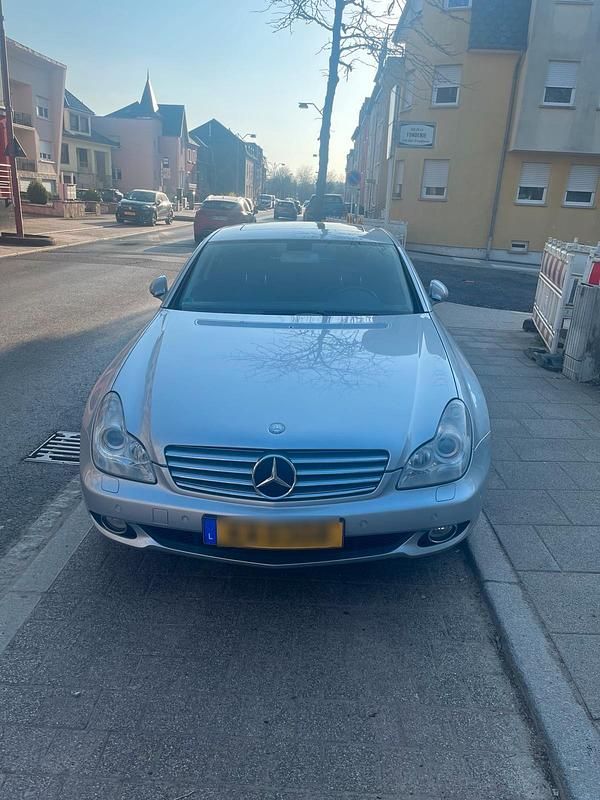 Silber Gebraucht 2004 Mercedes CLS350 Limousine | 8.900 € (Teuer) - Bild 1/4