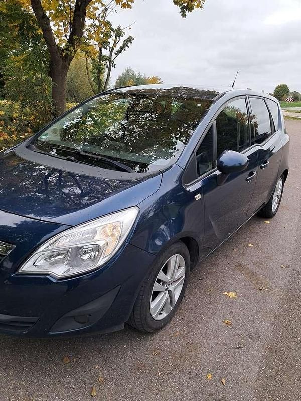 Blau Gebraucht 2011 Opel Meriva Innovation Van / Kleinbus | 4.250 € (Guter Preis) - Bild 1/4