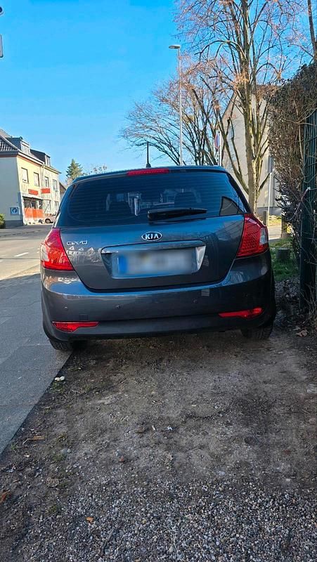 Gebraucht Kia Ceed 80 PS (58 kW) 2010 Grau Kleinwagen