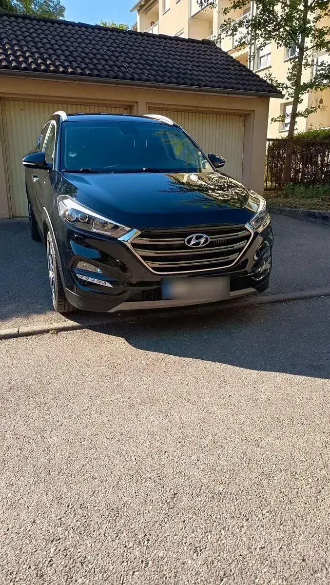Gebraucht Hyundai Tucson Premium 141 PS (103 kW) 2017 Schwarz SUV