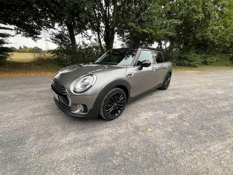 Grau Gebraucht 2018 Mini Cooper Clubman Kombi | 16.900 € (Fairer Preis) - Bild 1/4