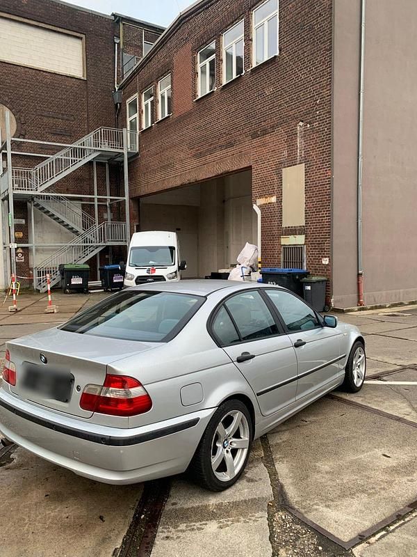 Gebraucht BMW 316 116 PS (85 kW) 2003 Silber Limousine