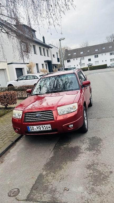 Rot Gebraucht 2006 Subaru Forester Comfort SUV | 1.850 € (Superpreis) - Bild 1/4