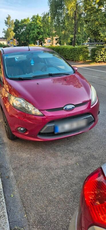 Rot Gebraucht 2009 Ford Fiesta Kleinwagen | 900 € (Superpreis) - Bild 1/4