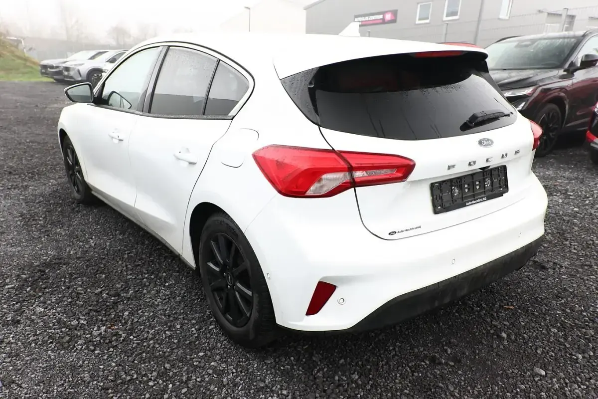 Gebraucht Ford Focus Titanium 150 PS (110 kW) 2019 Frostweiß Limousine