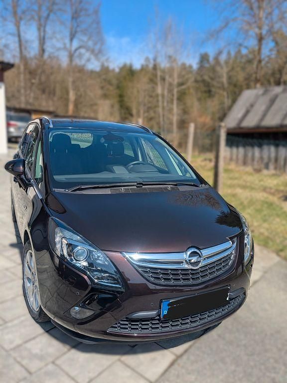 Braun Gebraucht 2016 Opel Zafira Tourer Business Edition Van / Kleinbus | 13.500 € (Fairer Preis) - Bild 1/4