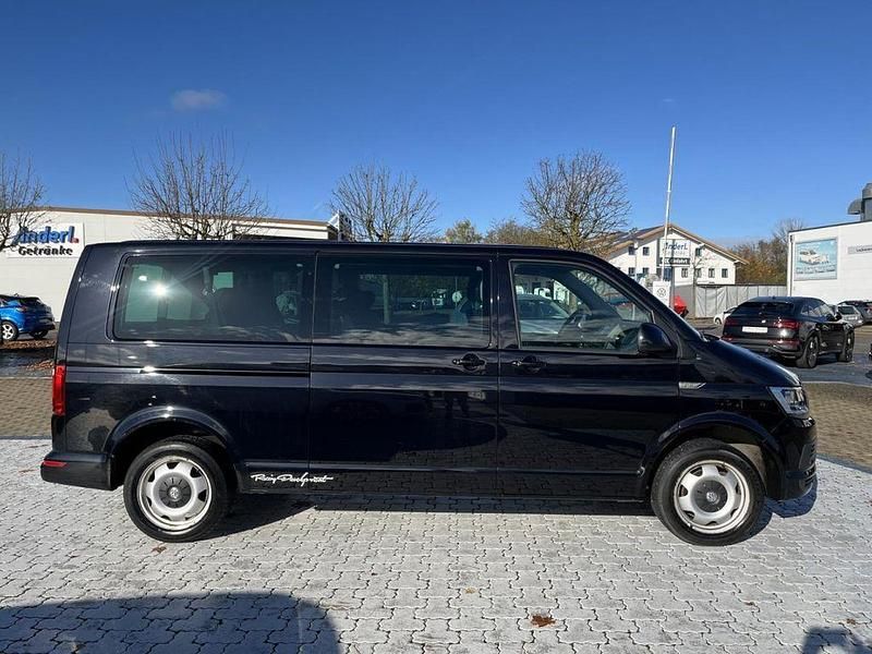 Gebraucht VW Caravelle Comfortline 150 PS (110 kW) 2018 Schwarz Van / Kleinbus