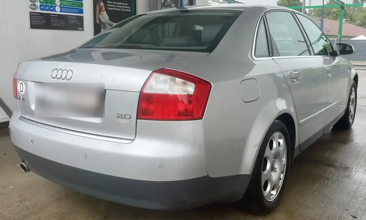 Gebraucht Audi A4 131 PS (96 kW) 2001 Grau Limousine