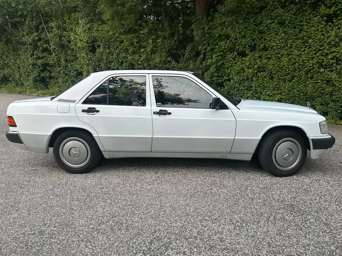 Gebraucht Mercedes 190 109 PS (80 kW) 1991 Weiß Limousine