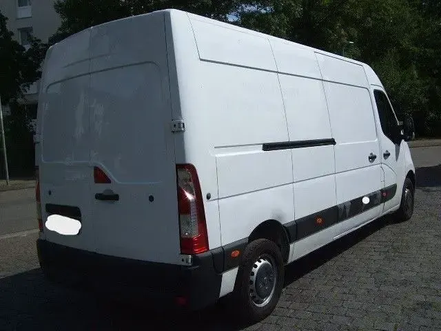 Gebraucht Opel Movano 131 PS (96 kW) 2018 Weiß Van / Kleinbus