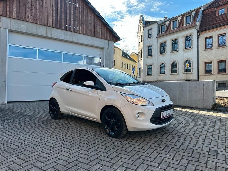 Gebraucht Ford Ka Titanium 69 PS (50 kW) 2012 Weiß Kleinwagen