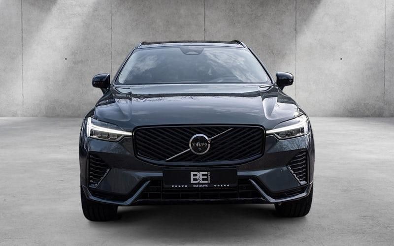 Neu Volvo XC60 Plus 455 PS (334 kW) 2026 Grün SUV