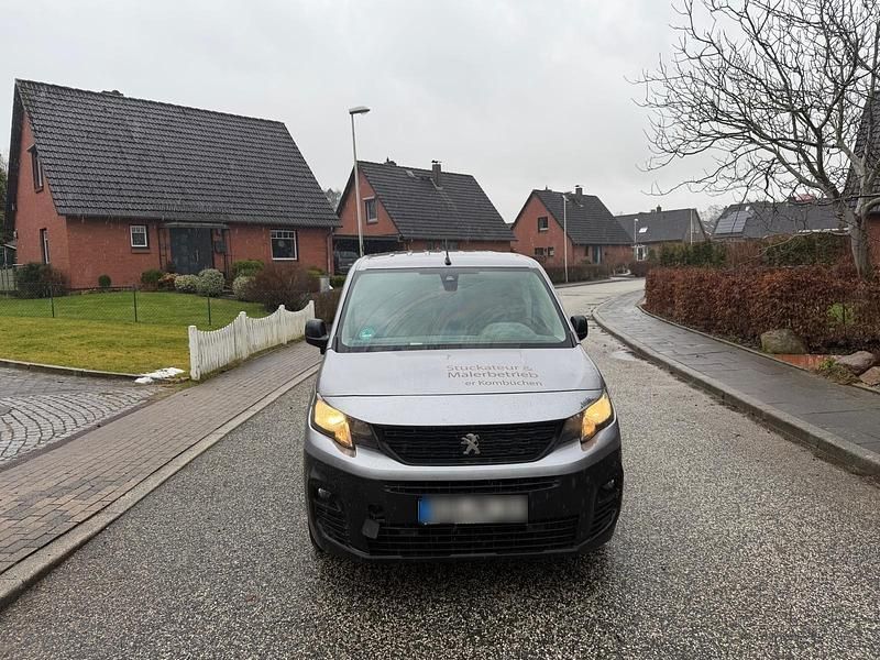 Gebraucht Peugeot Partner 130 PS (95 kW) 2019 Silber Van / Kleinbus