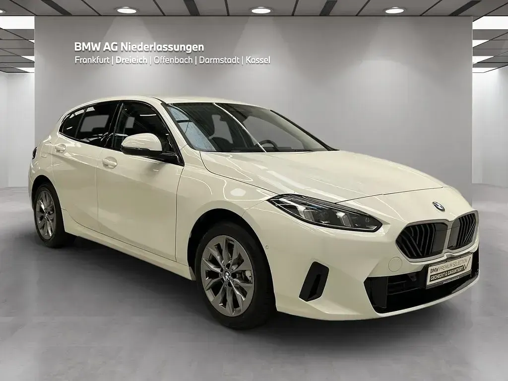 Gebraucht BMW 120 Sport Line 156 PS (114 kW) 2025 Weiß Kleinwagen