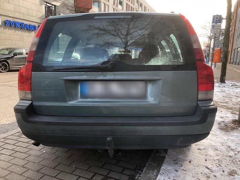 Używany Volvo V70 163 KM (119 kW) 2001 Niebieski Kombi