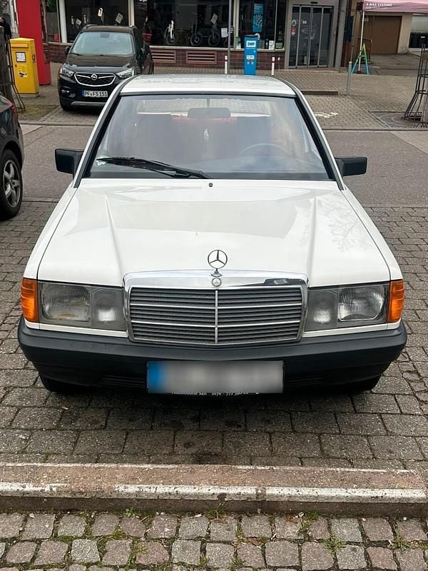 Gebraucht Mercedes 190 120 PS (88 kW) 1984 Weiß Limousine