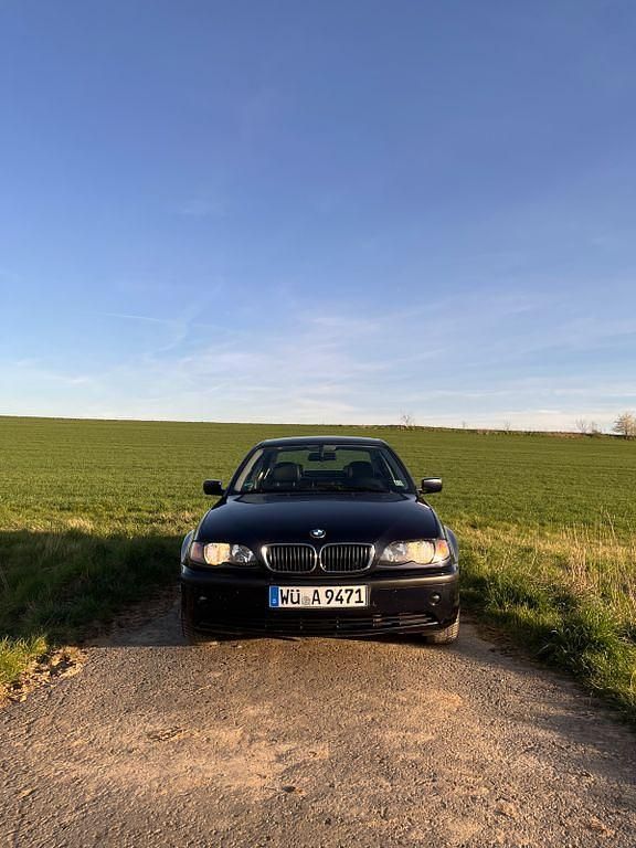 Gebraucht BMW 325 Basis 192 PS (141 kW) 2002 Blau Limousine