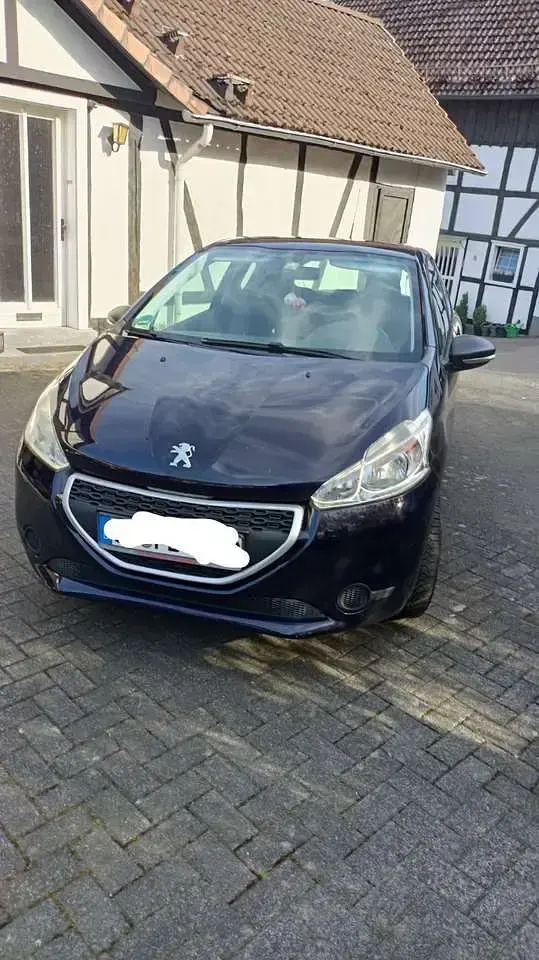 Gebraucht Peugeot 208 68 PS (50 kW) 2014 Blau Kleinwagen