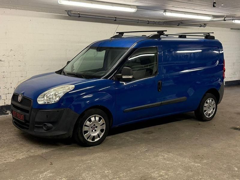 Gebraucht Fiat Doblò Basis 101 PS (74 kW) 2012 Blau Van / Kleinbus