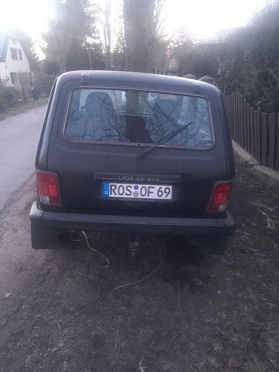 Second-hand Lada niva 82 CP (60 kW) 2006 Negru SUV