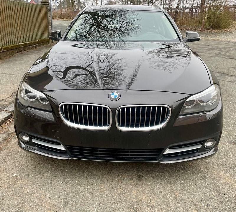 Braun Gebraucht 2014 BMW 530 Kombi | 9.500 € (Superpreis) - Bild 1/4