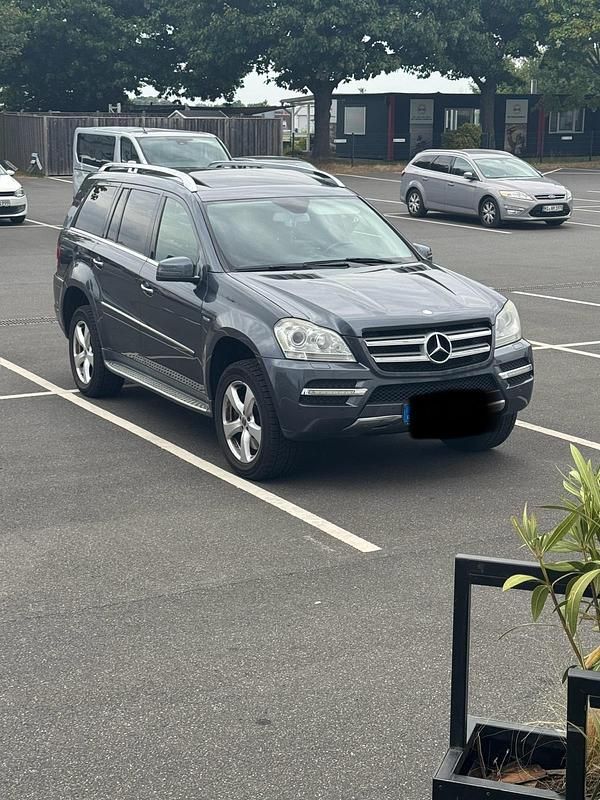 Andere farben Gebraucht 2011 Mercedes GL350 SUV | 15.999 € - Bild 1/4
