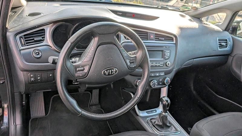 Gebraucht Kia Ceed 101 PS (74 kW) 2016 Schwarz Kleinwagen