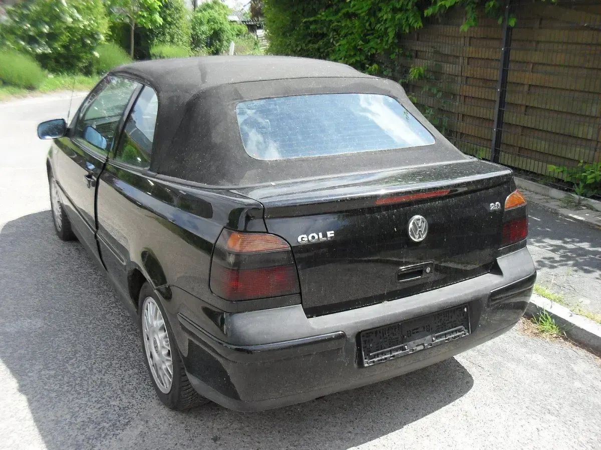 Gebraucht VW Golf 115 PS (84 kW) 2001 Schwarz Cabrio