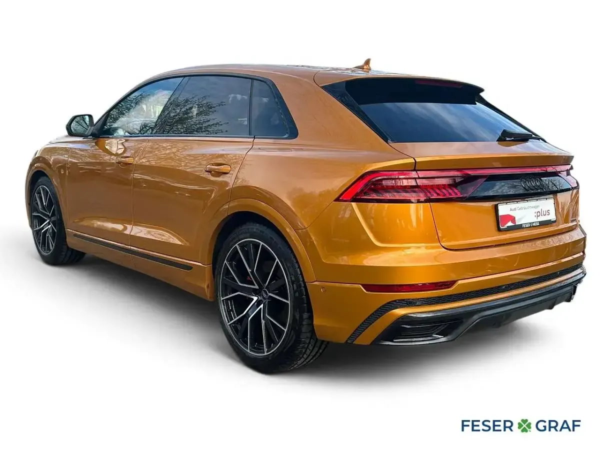 Gebraucht Audi Q8 Competition 286 PS (210 kW) 2023 Drachenorange metallic SUV