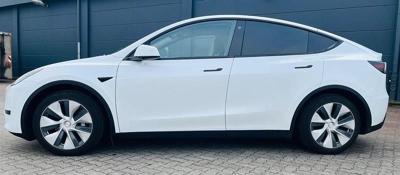 Gebraucht Tesla Model Y RWD 188 kW (256 PS) 2023 Weiß SUV