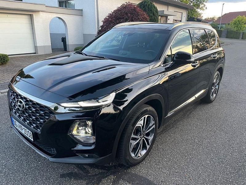Schwarz Gebraucht 2019 Hyundai Santa Fe Premium SUV | 29.500 € (Teuer) - Bild 1/4