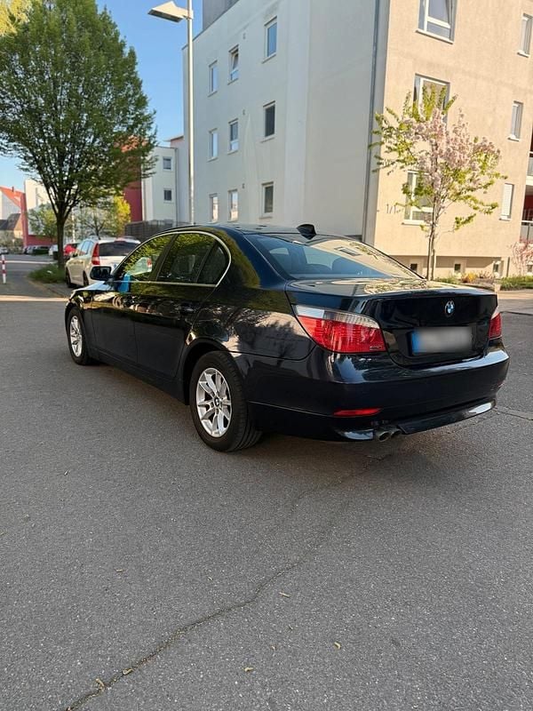 Second-hand BMW 525 177 CP (130 kW) 2006 Albastru Berlinǎ