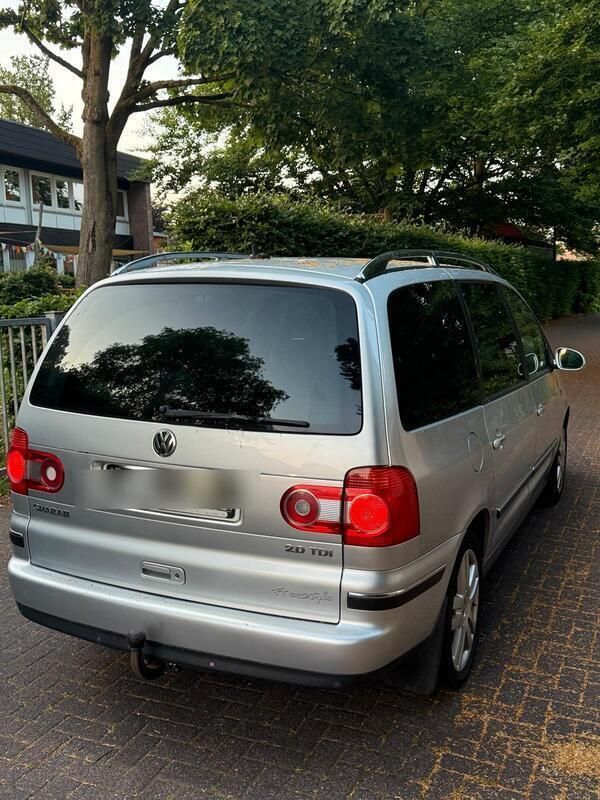 Silber Gebraucht 2007 VW Sharan Freestyle Van / Kleinbus | 3.300 € (Guter Preis) - Bild 1/4