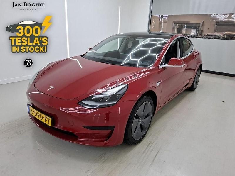 Gebraucht Tesla Model 3 Standard Range 225 kW (306 PS) 2020 Rot Limousine