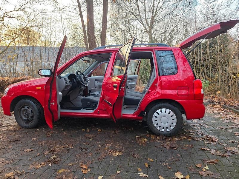 Gebraucht Mazda Demio Comfort 63 PS (46 kW) 2002 Rot Kleinwagen