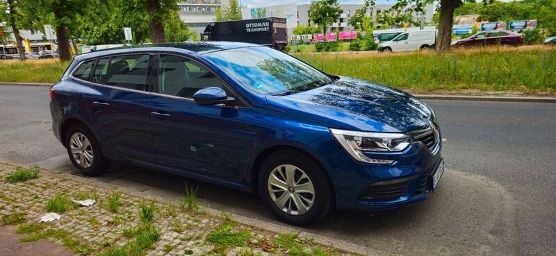 Blau Gebraucht 2020 Renault Mégane IV Life Limousine | 14.990 € (Fairer Preis) - Bild 1/4
