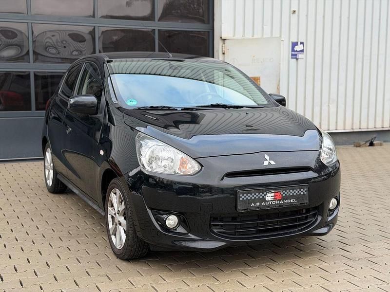 Gebraucht Mitsubishi Space Star 80 PS (58 kW) 2013 Schwarz Van / Kleinbus